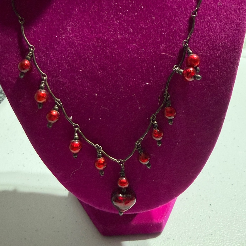 Elegant Sterling Silver Vintage Red Heart Glass Necklace (2)